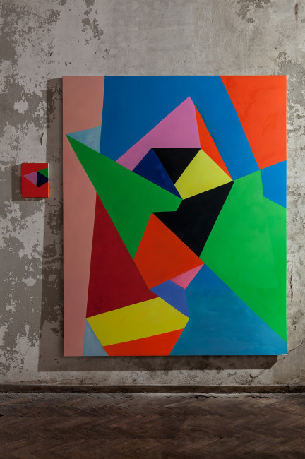 Nicola Melinelli, Senza titolo, 2013, olio su tela, 200x160 cm (a destra) e Senza titolo, 2013, olio su tela, 21x30 cm (a sinistra) Courtesy AplusB contemporary art, Brescia