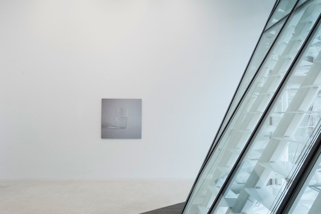 Ceal Floyer, Half Empty (1999), installation view at Museion, 2014. Foto Luca Meneghel, courtesy the artist and Lisson Gallery, London  © the artist and VG-Bildkunst