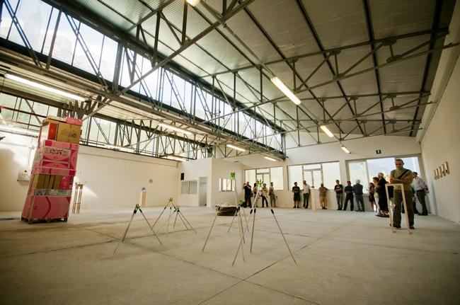 Taibon Agordino, ex fabbrica di occhiali Visibilia, una mostra a cura di Alberto Zanchetta, 2012, foto Giacomo De Donà