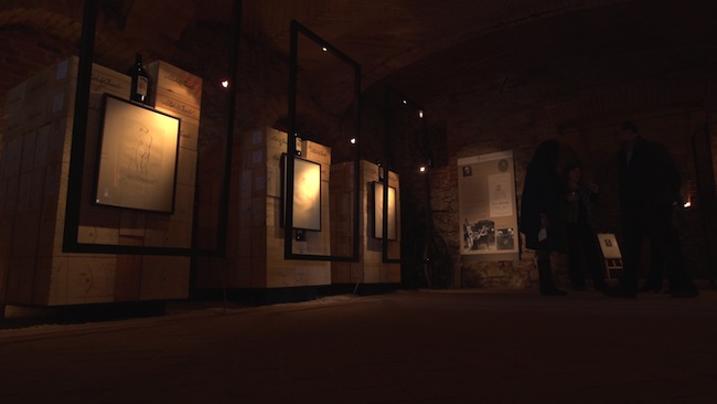 Veduta mostra Le ligne amoreuse chez Auguste Renoir, Palas Cerequio, Barolo Cru Resort, La Morra