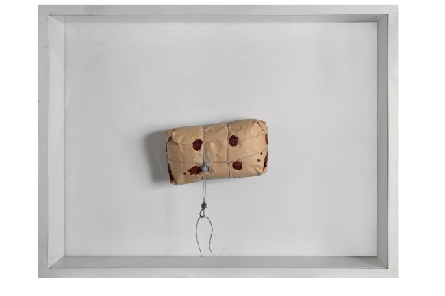 Piero Manzoni, Achrome, 1962 circa, pacco in carta da imballo, 60x80 cm, Milano, Fondazione Piero Manzoni in collaborazione con Gagosian Gallery