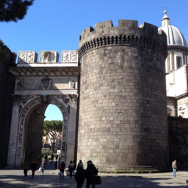 Porta Capuana, Napoli