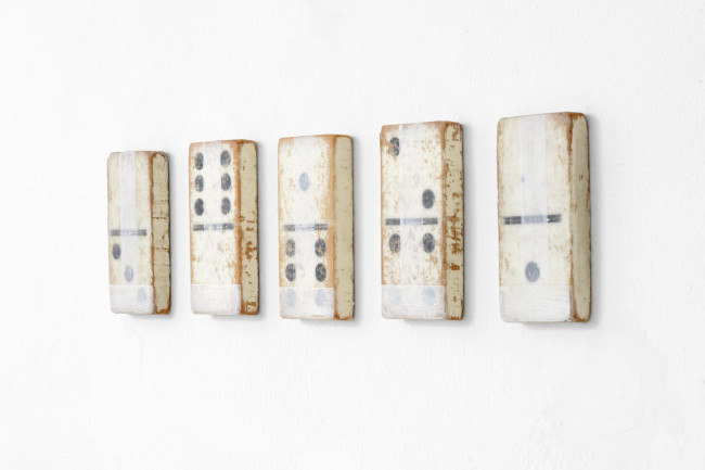 Stuart Arends Domino - 2014 (5 pezzi) Olio e cera su legno di recupero / oil and wax on found wood, 17x7,6 cm cad. / each, PH MICHELE ALBERTO SERENI