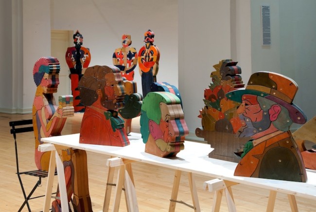 Bruno Chersicla, sculture in legno okumè, installazione nella Galleria San Ludovico - PR per la mostra "Caratteri" (foto di  G. Amoretti)