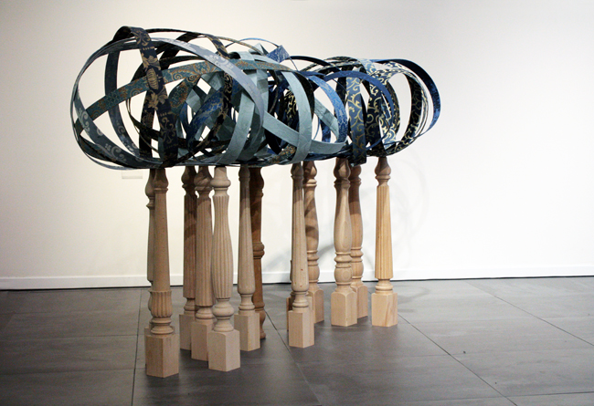 Alberto Gianfreda, 12+1 gambe di tavolo rovesciate e 1 cielo, gambe di tavolo in legno e tessuti lampasso, cm 120x190x85, 2013