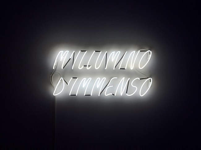 Alfredo Jaar, M’illumino d’immenso, 2013, neon, 95x200x5 cm, Collezione Merz 
