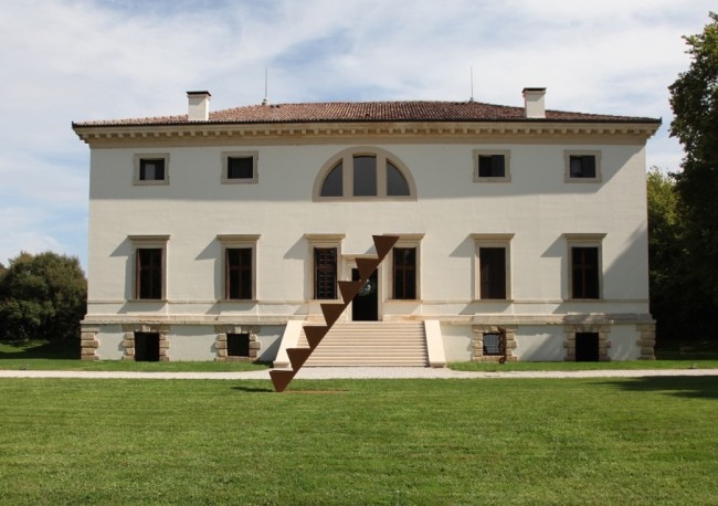 Carlo Ciussi, veduta della mostra, Villa Pisani Bonetti, Bagnolo di Lonigo (VI)