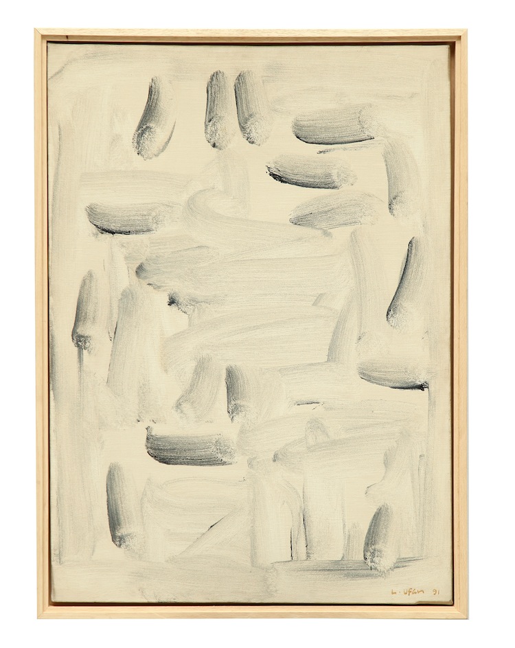 Lee Ufan, With winds, 1991, olio e pigmenti minerali su tela, 70 x 50 cm Courtesy Lorenzelli Arte, Milano
