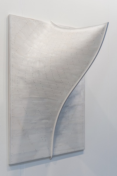 Giuseppe Teofilo, Senza Titolo (Deriva), 2016, legno dipinto e chiodi, 120x90 cm Courtesy Galleria d'arte Niccoli, Parma