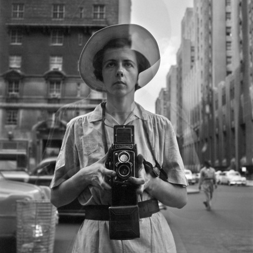 Vivian Maier, Self-Portrait, Undated, 40x50 cm © Vivian Maier / Maloof Collection, Courtesy Howard Greenberg Gallery, New York