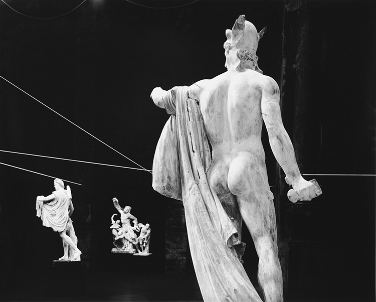 © Mario Cresci, Opus Gypsicum, dalla serie In scena, Bergamo 1996, 12 stampe, stampa ai sali d’argento, cm 38,5 x 48,5 cad.