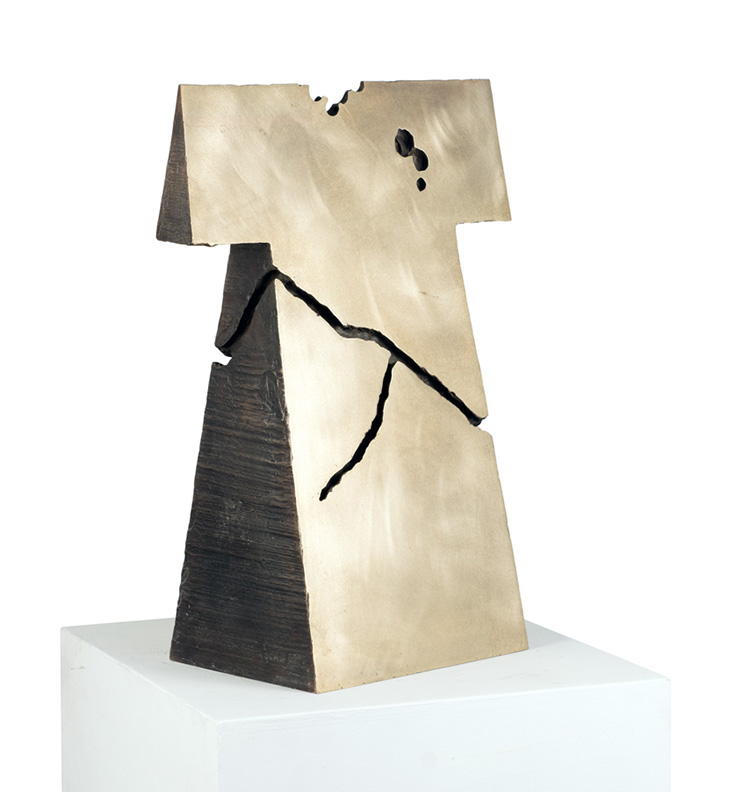 Kengiro Azuma, MU - 774, 1977, bronzo, 70x41.5x25.5 Courtesy Lorenzelli Arte, Milano