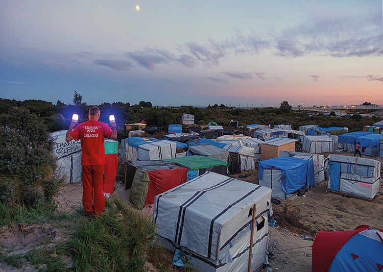 Alessandro Bulgini, OPERA VIVA - Luci d’artista a Calais, 2016