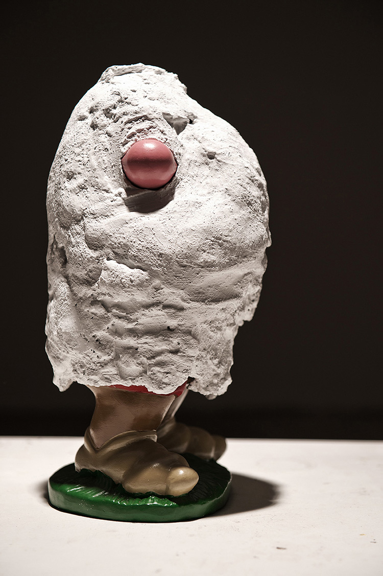 Luca Coser - Il dorso delle cose - 2013 - 7 sculture, Cemento su ceramica, ca