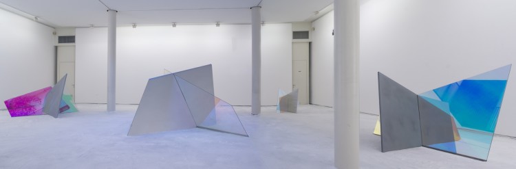 Matteo Negri. Diciassette sculture a colori, veduta della mostra, Lorenzelli Arte, Milano Courtesy Lorenzelli Arte, Milano
