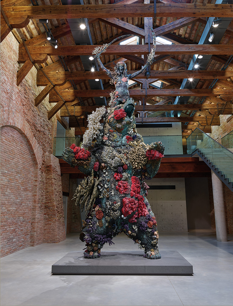 Damien Hirst, The Warrior and the Bear, Palazzo della Dogana. Photographed by Prudence Cuming Associates © Damien Hirst and Science Ltd.  All rights reserved, DACS 2017