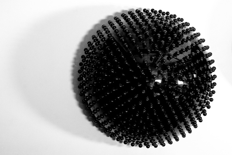Oksana Mas, Helium 3, 2011, ½ di sfera, nero lucido con sfere Ø0,06m, 212x212x106 cm