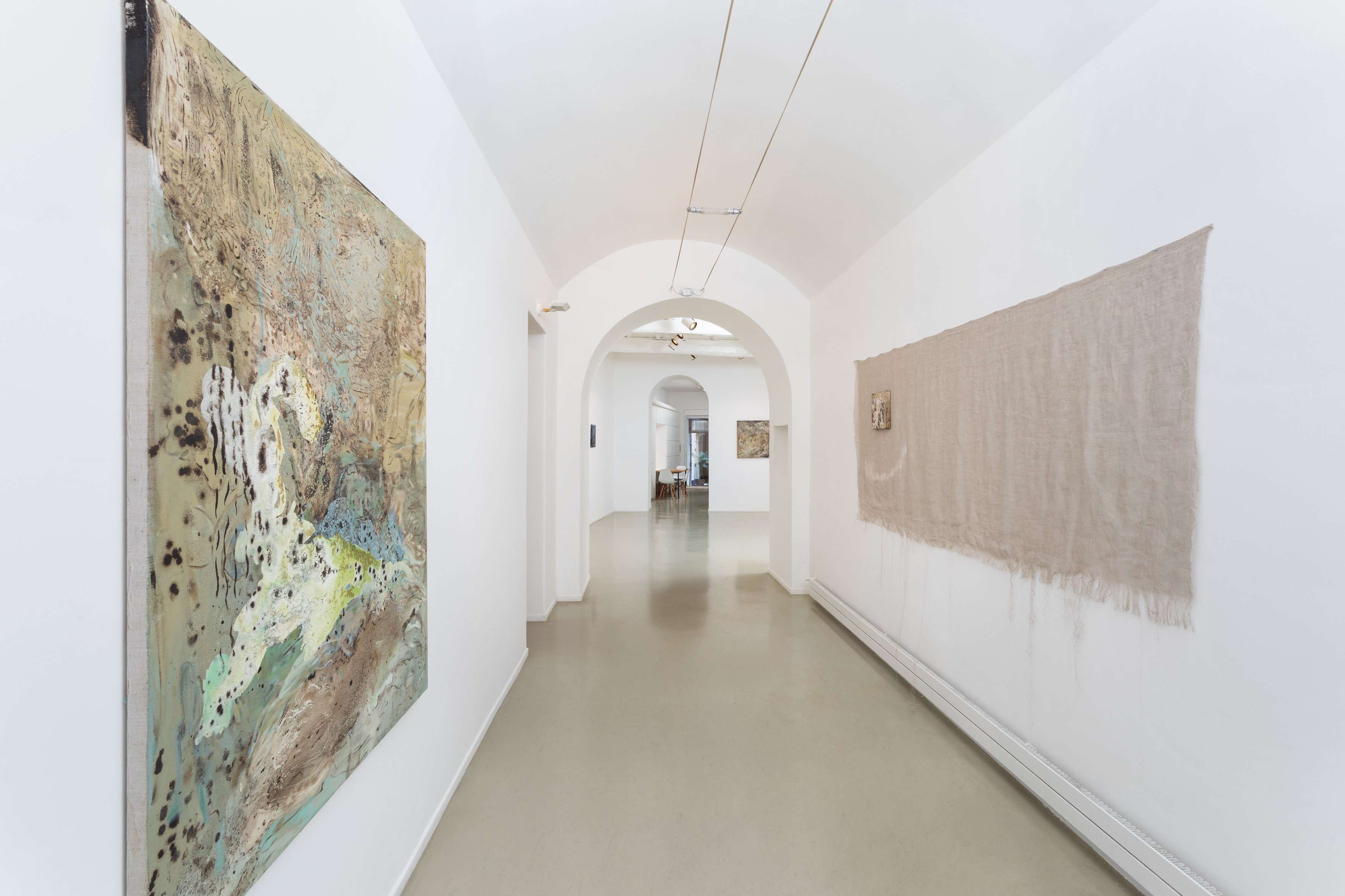 Sabrina Casadei, Tessere l'invisibile, exhibition view, Francesca Antonini Arte Contemporanea, 2021, fotografia di Daniele Molajoli