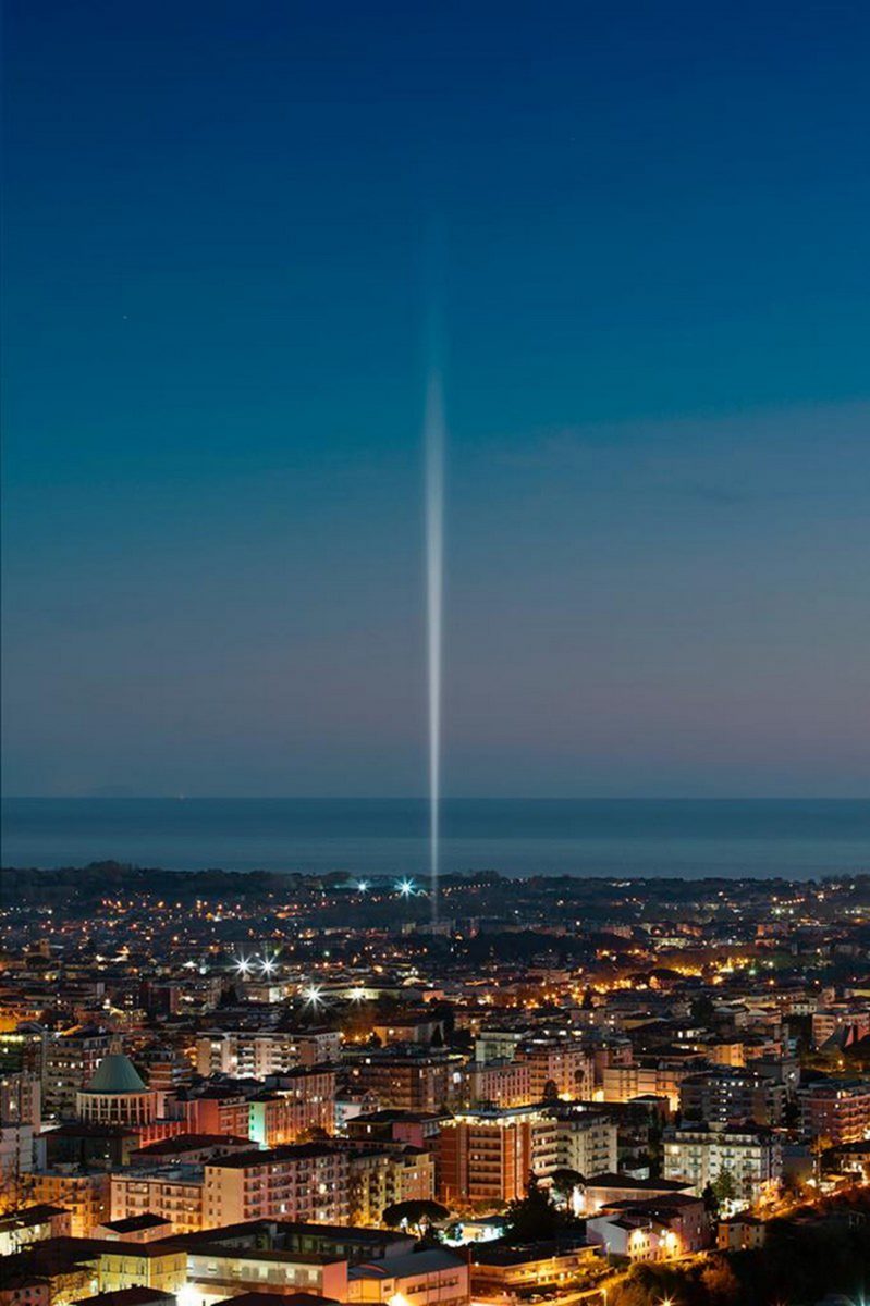 Aldo Giannotti, A Vertical Spotlight is placed on the Rooftop of the Institution and can be seen from the whole Town, Massa, 2022. Ph. Marco Petracci