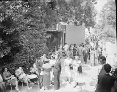 Interfoto, XXVI Biennale d’Arte di Venezia, esterno giardini della Biennale, 1952. Fondo AAF – Collezione Fondazione di Modena - FMAV
